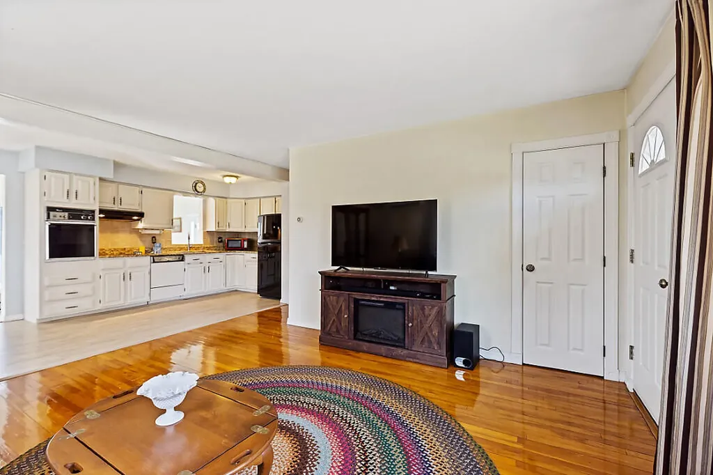 22 Mayflower Road Augusta ME 04330