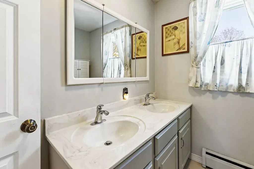 22 Mayflower Road Augusta ME 04330