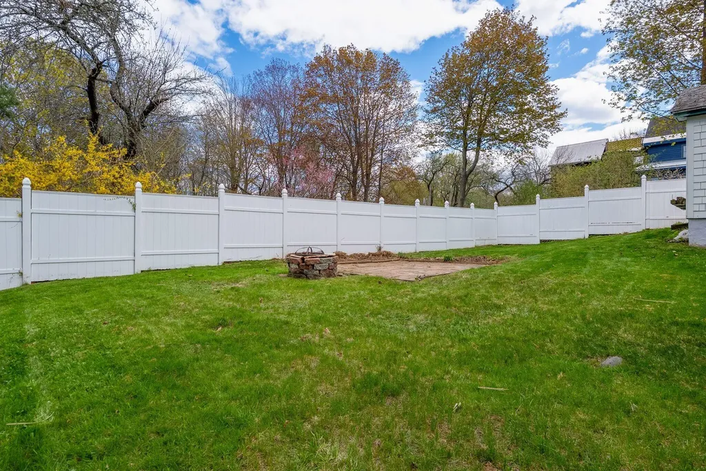 294 Mitchell Road Cape Elizabeth ME 04107