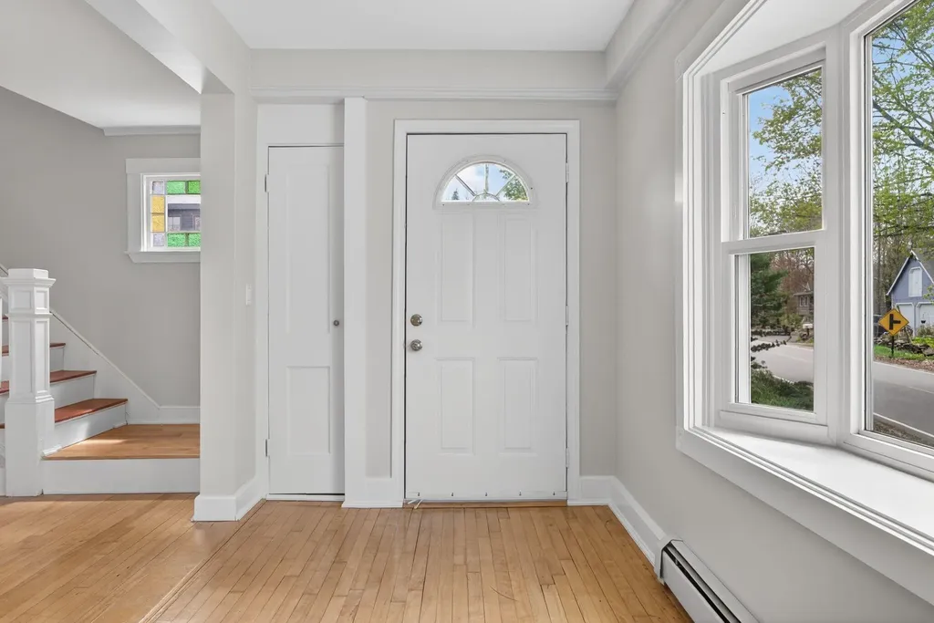 294 Mitchell Road Cape Elizabeth ME 04107