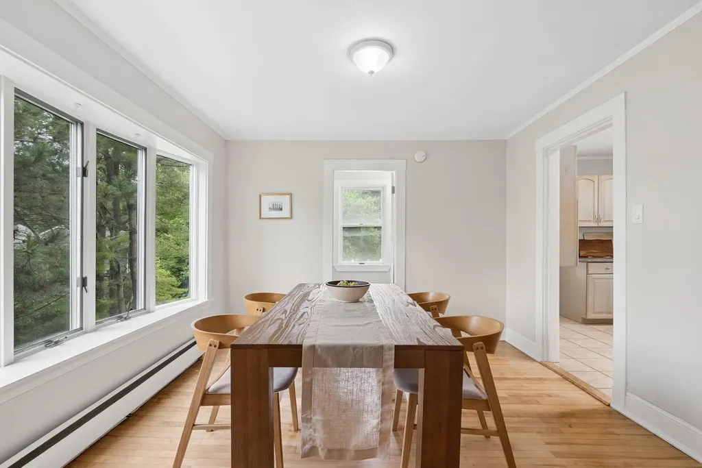 294 Mitchell Road Cape Elizabeth ME 04107