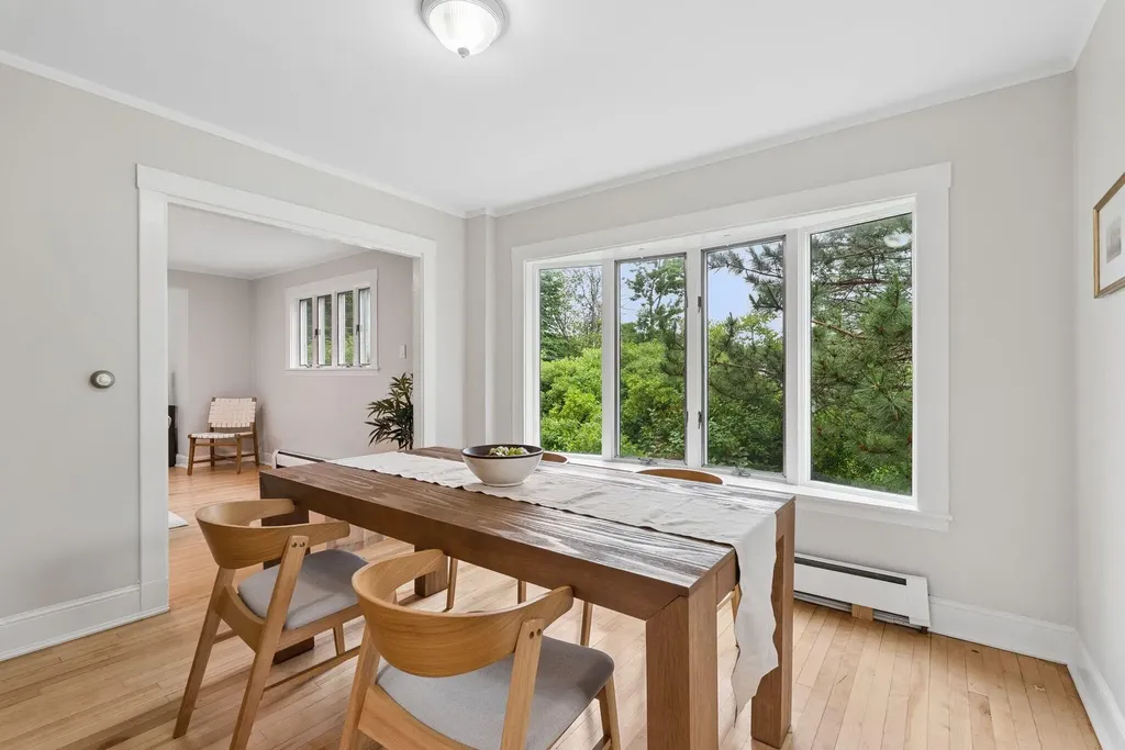 294 Mitchell Road Cape Elizabeth ME 04107