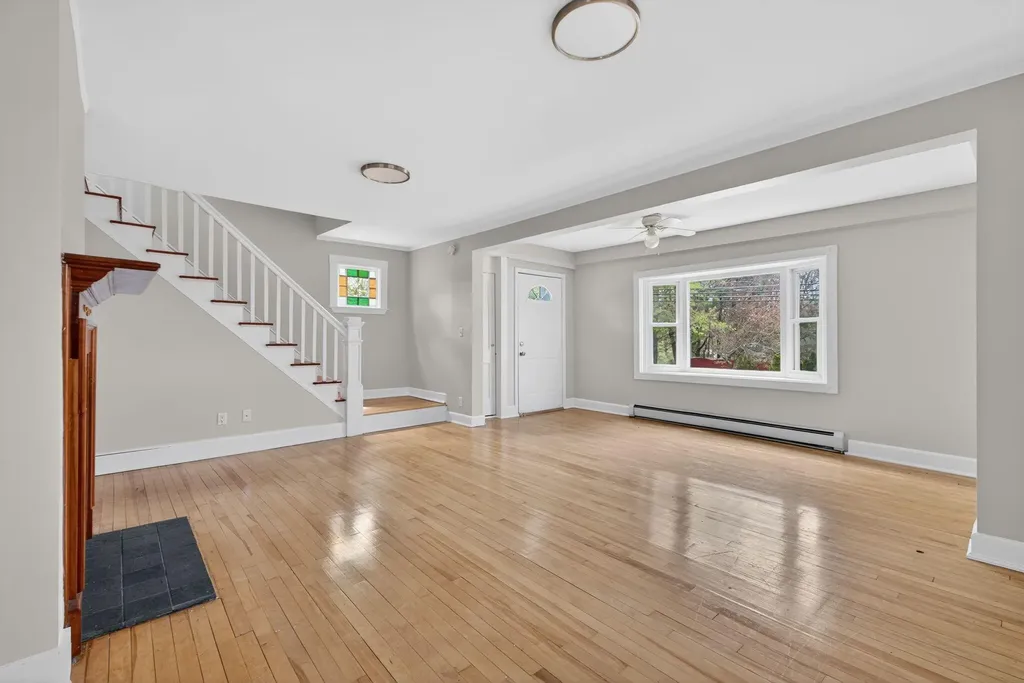 294 Mitchell Road Cape Elizabeth ME 04107