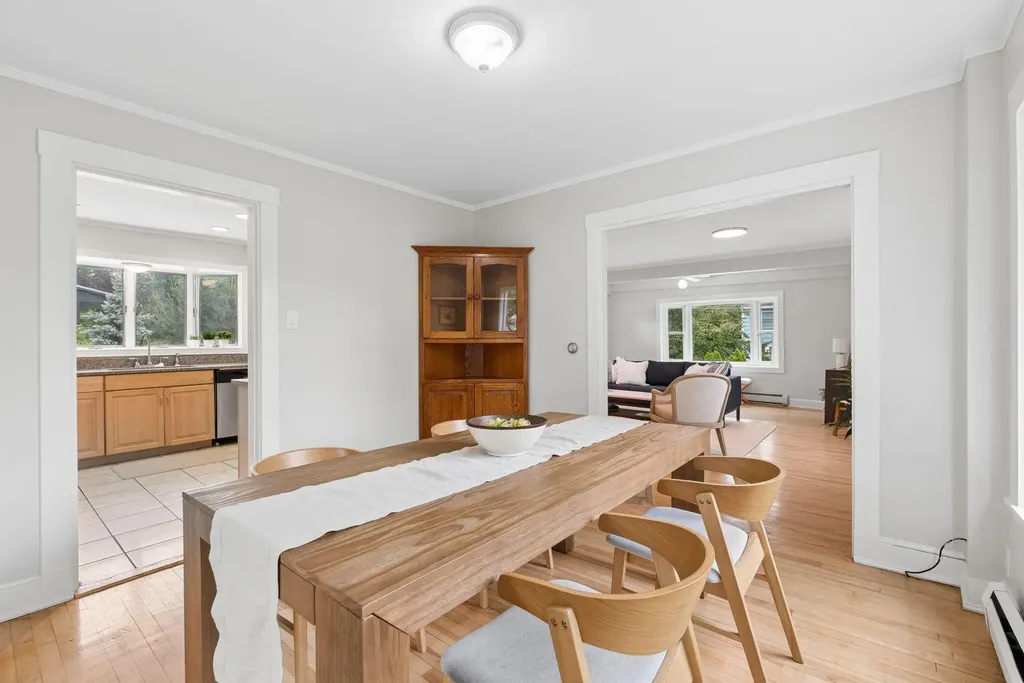 294 Mitchell Road Cape Elizabeth ME 04107