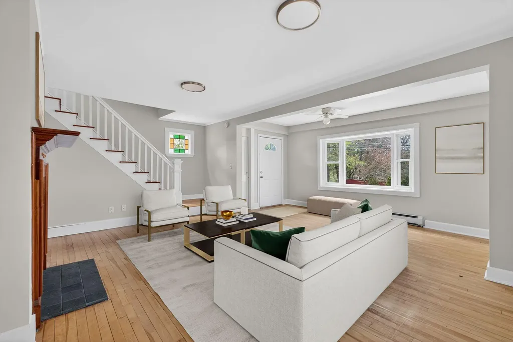 294 Mitchell Road Cape Elizabeth ME 04107