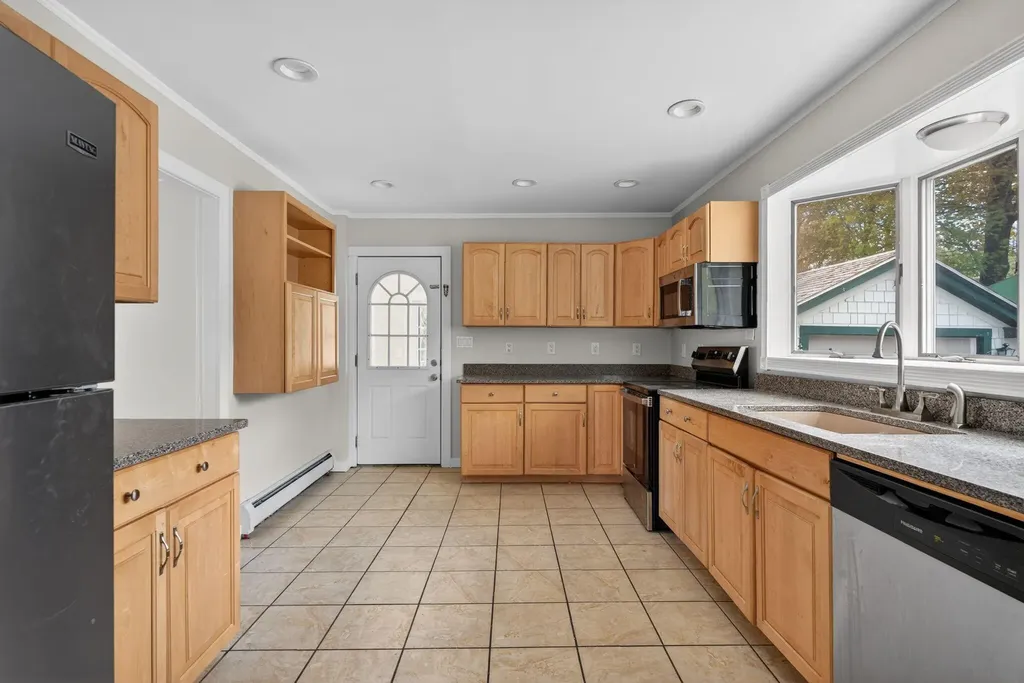 294 Mitchell Road Cape Elizabeth ME 04107
