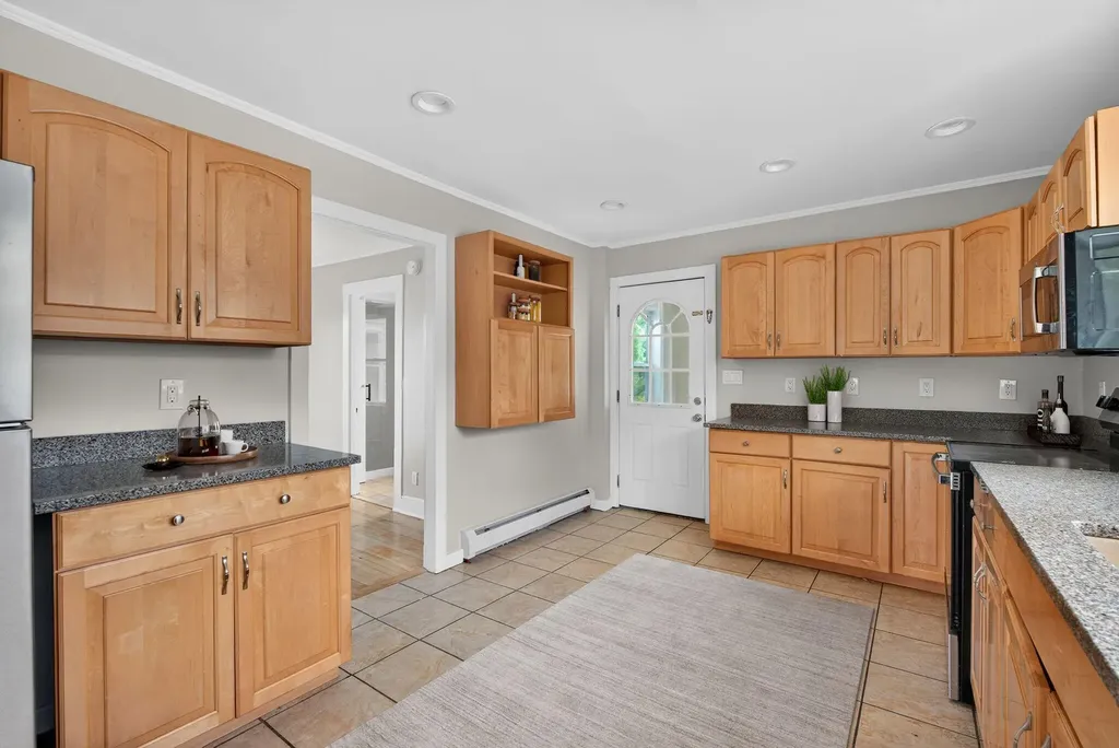 294 Mitchell Road Cape Elizabeth ME 04107