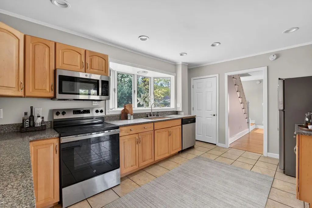 294 Mitchell Road Cape Elizabeth ME 04107