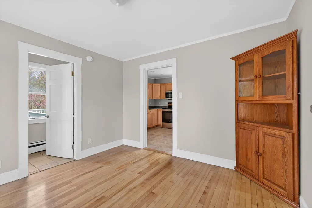 294 Mitchell Road Cape Elizabeth ME 04107