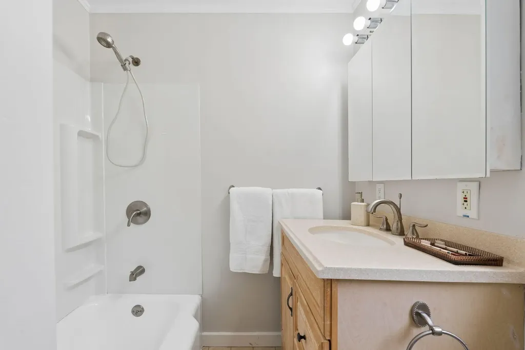 294 Mitchell Road Cape Elizabeth ME 04107