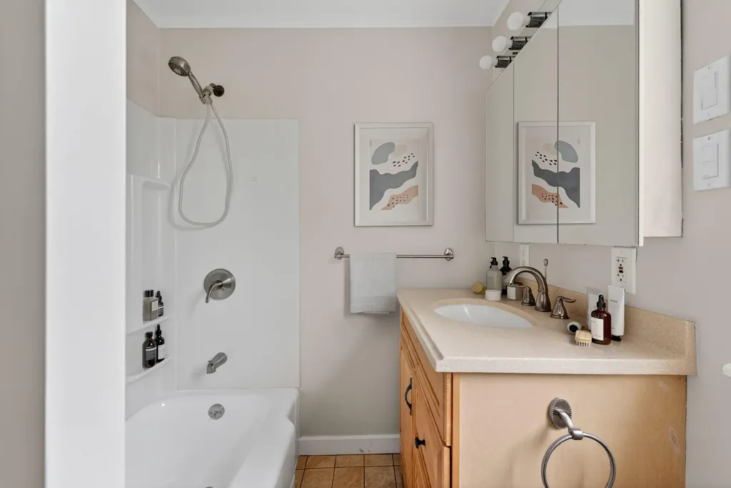 294 Mitchell Road Cape Elizabeth ME 04107