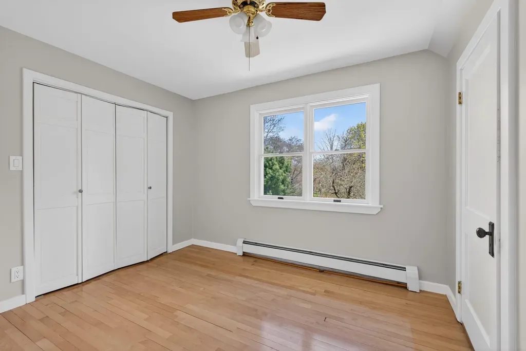 294 Mitchell Road Cape Elizabeth ME 04107