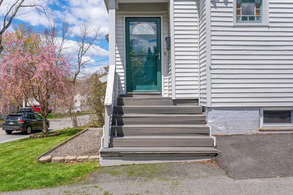 294 Mitchell Road Cape Elizabeth ME 04107