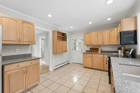 294 Mitchell Road Cape Elizabeth ME 04107
