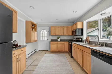 294 Mitchell Road Cape Elizabeth ME 04107