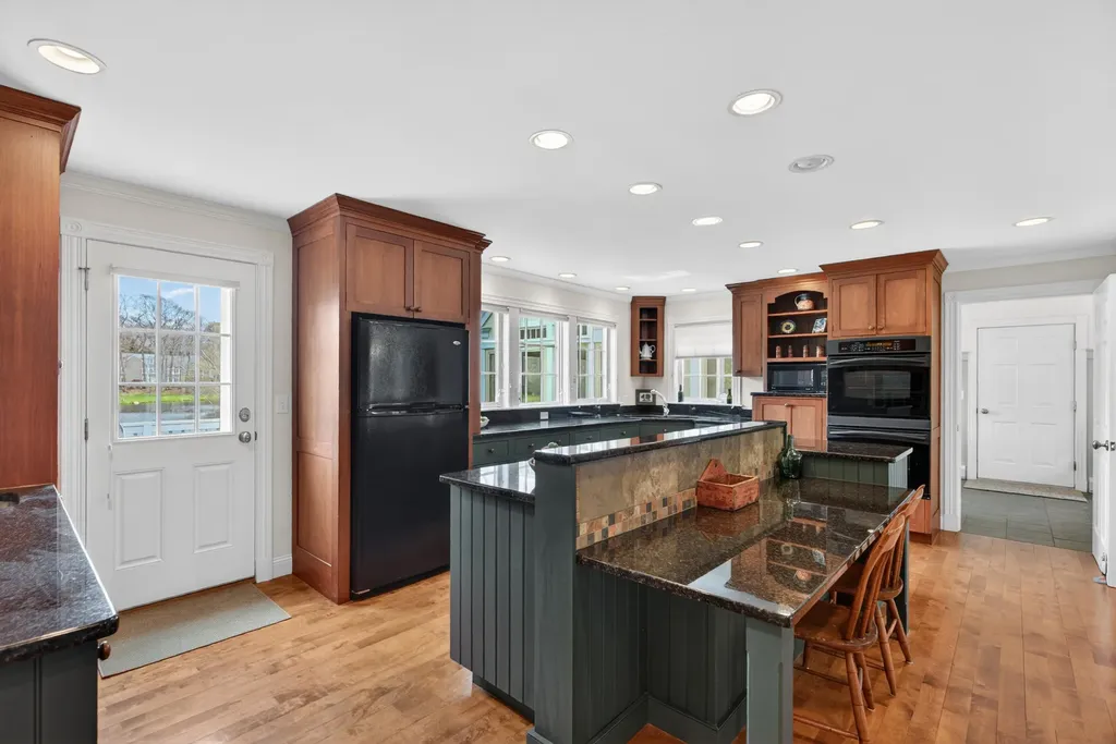 44 Oakwood Drive Kennebunkport ME 04046