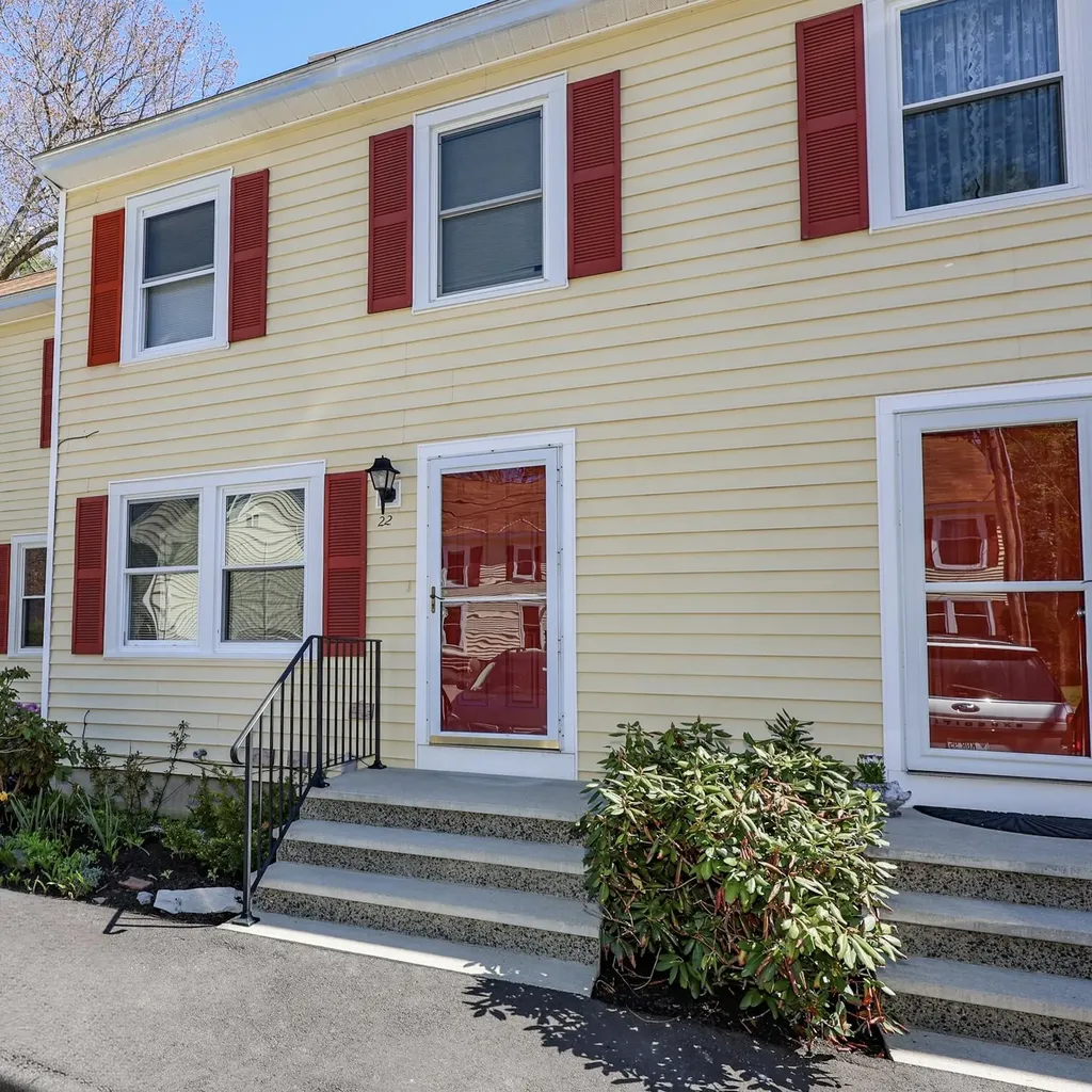 22 Powder Mill Drive Kennebunk ME 04043