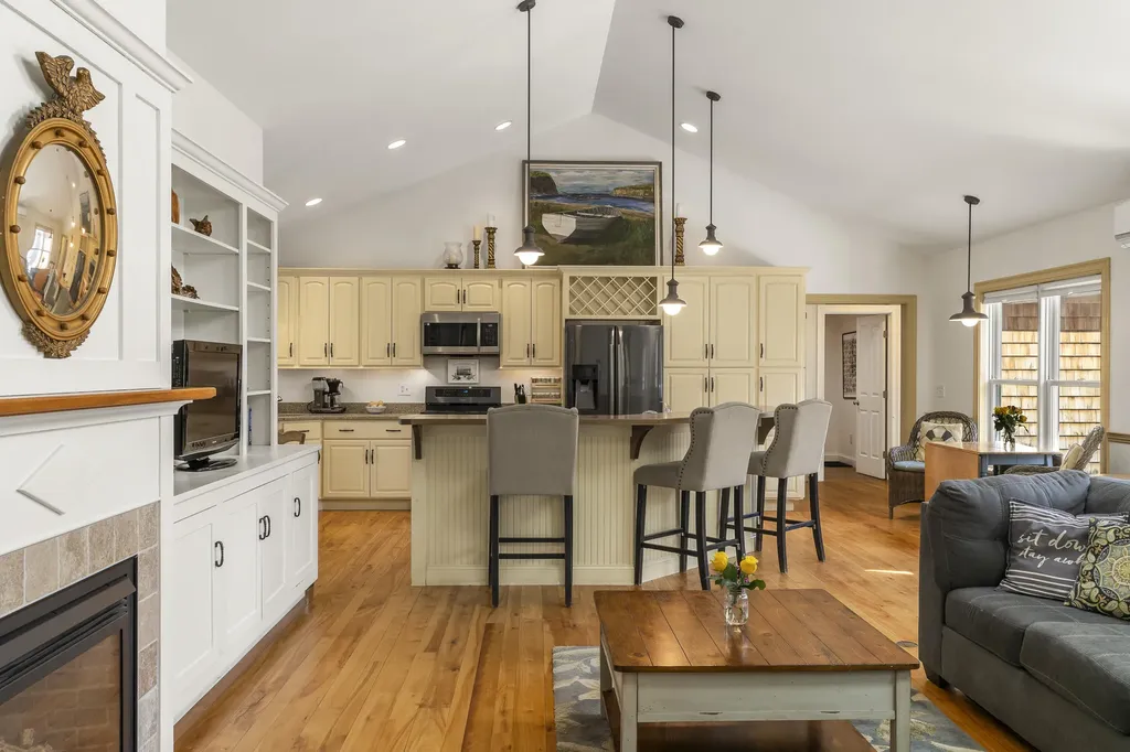 59 Ledgewood Drive Boothbay ME 04537