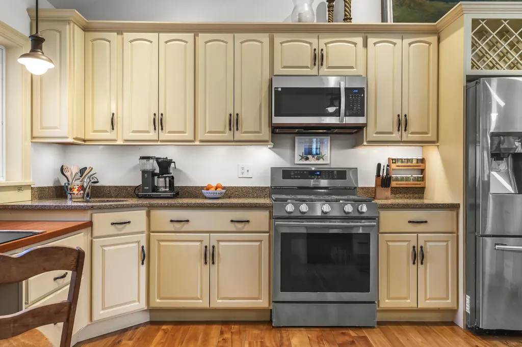 59 Ledgewood Drive Boothbay ME 04537