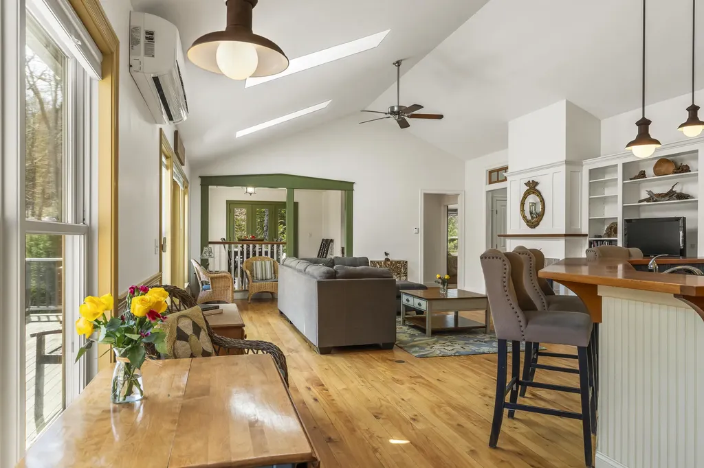 59 Ledgewood Drive Boothbay ME 04537