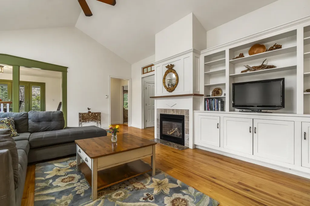 59 Ledgewood Drive Boothbay ME 04537