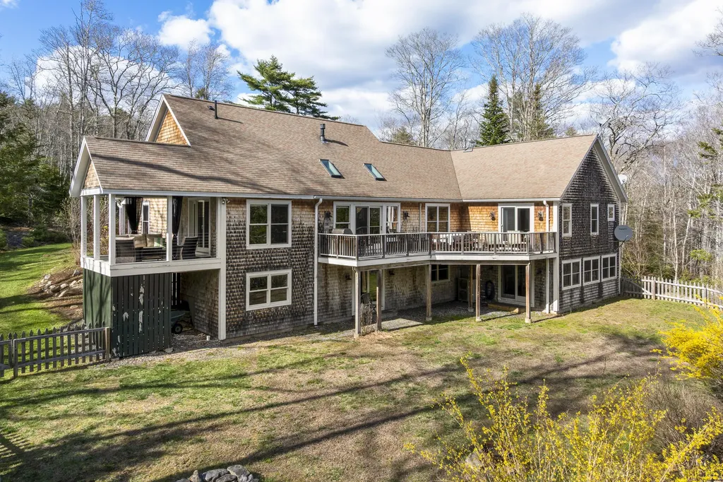 59 Ledgewood Drive Boothbay ME 04537