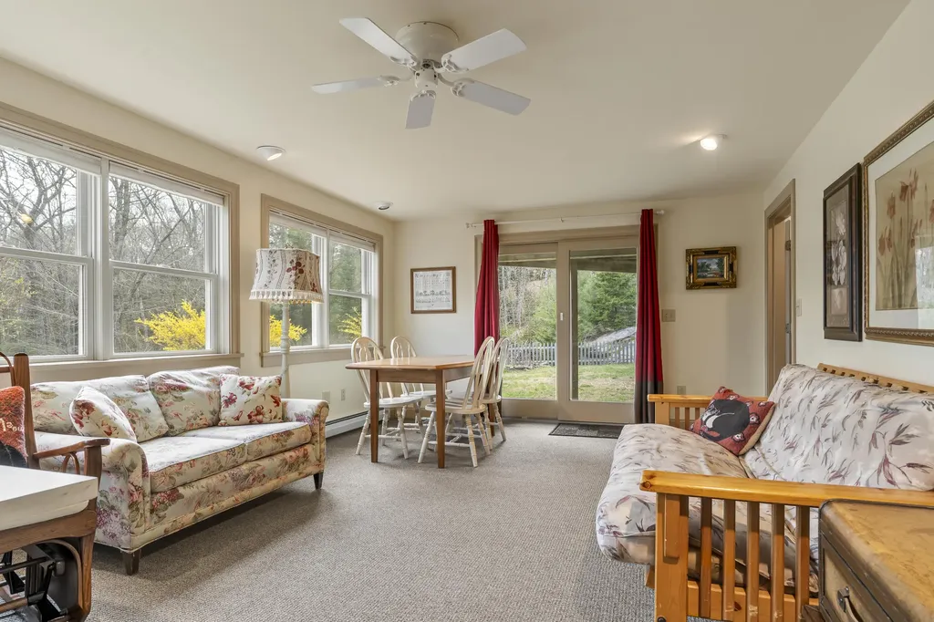59 Ledgewood Drive Boothbay ME 04537