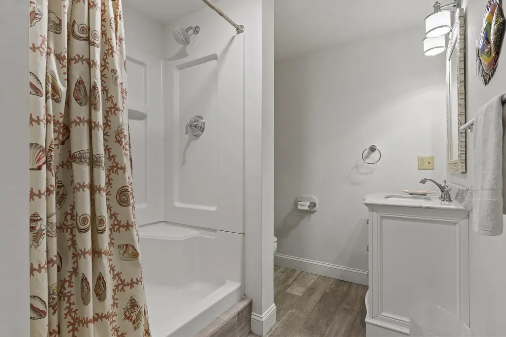 59 Ledgewood Drive Boothbay ME 04537