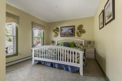 59 Ledgewood Drive Boothbay ME 04537