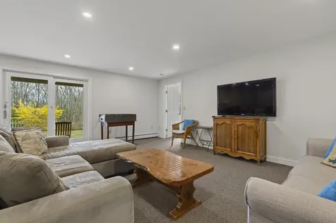 59 Ledgewood Drive Boothbay ME 04537