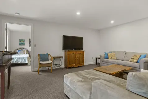 59 Ledgewood Drive Boothbay ME 04537