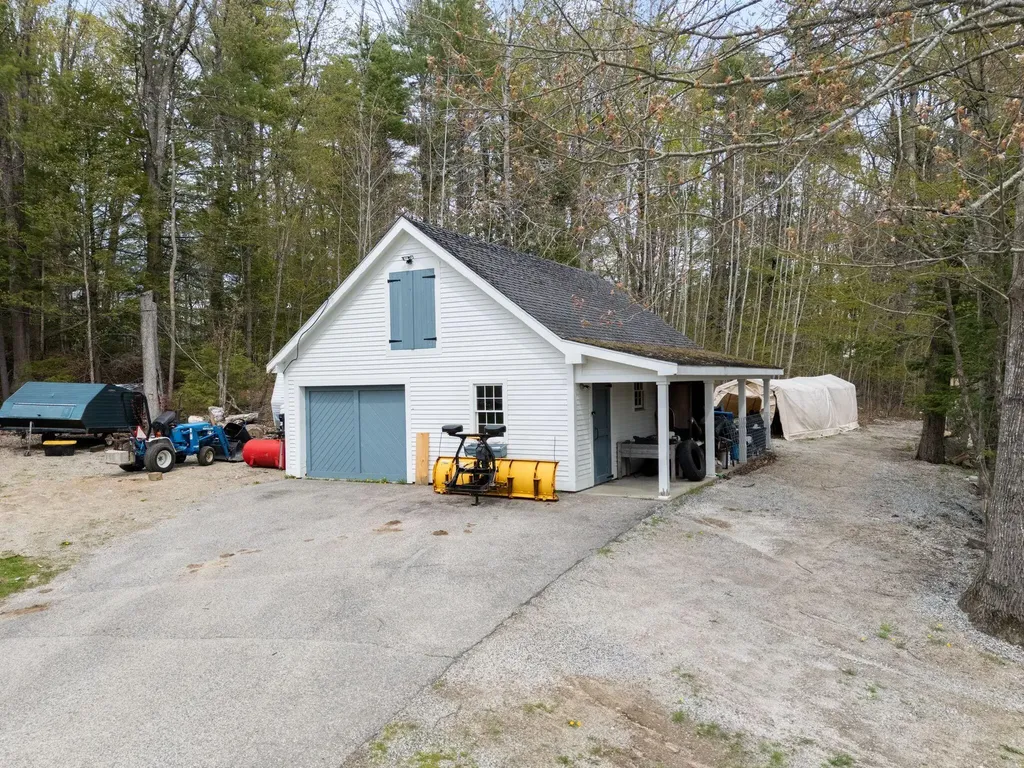 15 Pickerel Pond Road Limerick ME 04048