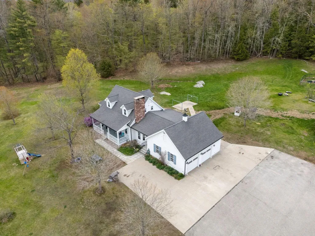 15 Pickerel Pond Road Limerick ME 04048