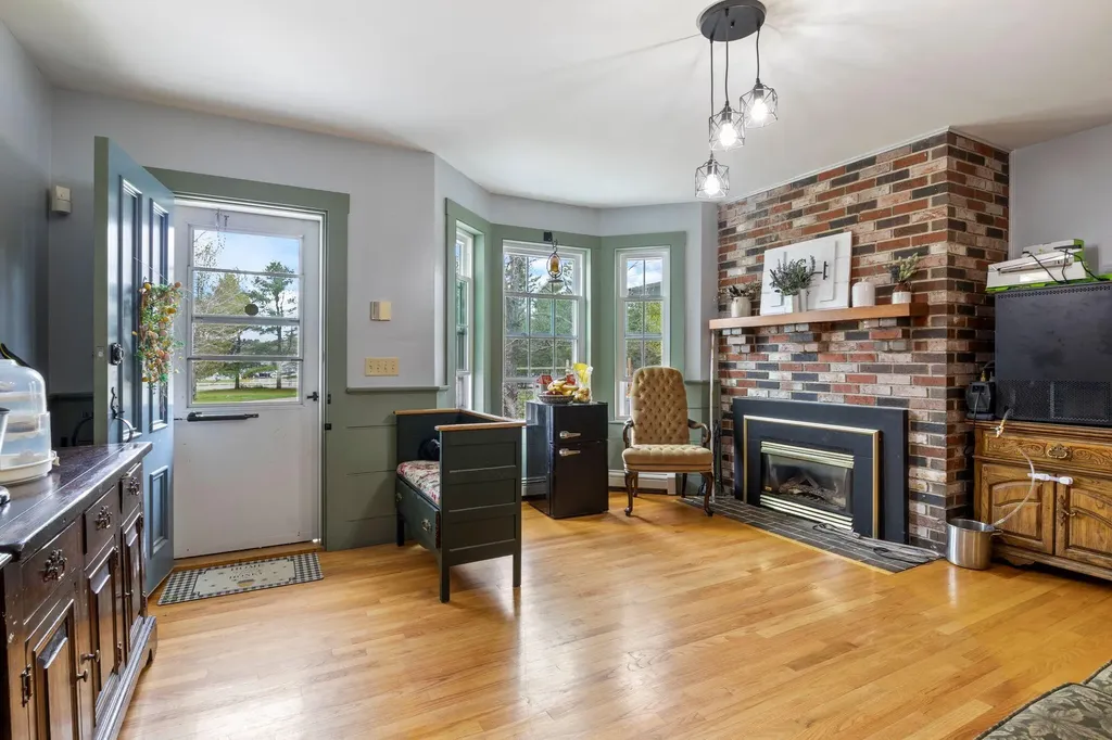 15 Pickerel Pond Road Limerick ME 04048