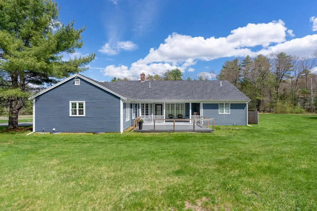 2 Meadow Lane Falmouth ME 04105
