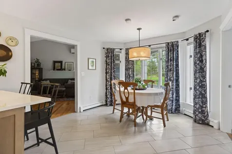 2 Meadow Lane Falmouth ME 04105