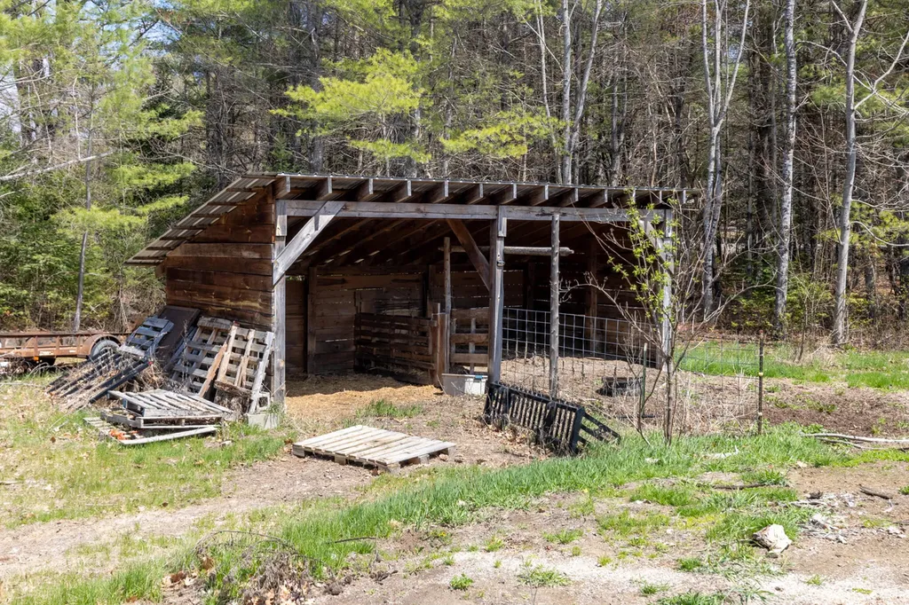 1184 Cardville Road Greenbush ME 04418