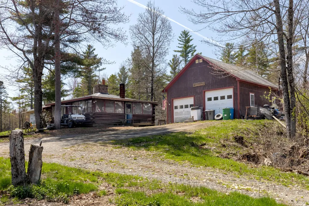 1184 Cardville Road Greenbush ME 04418