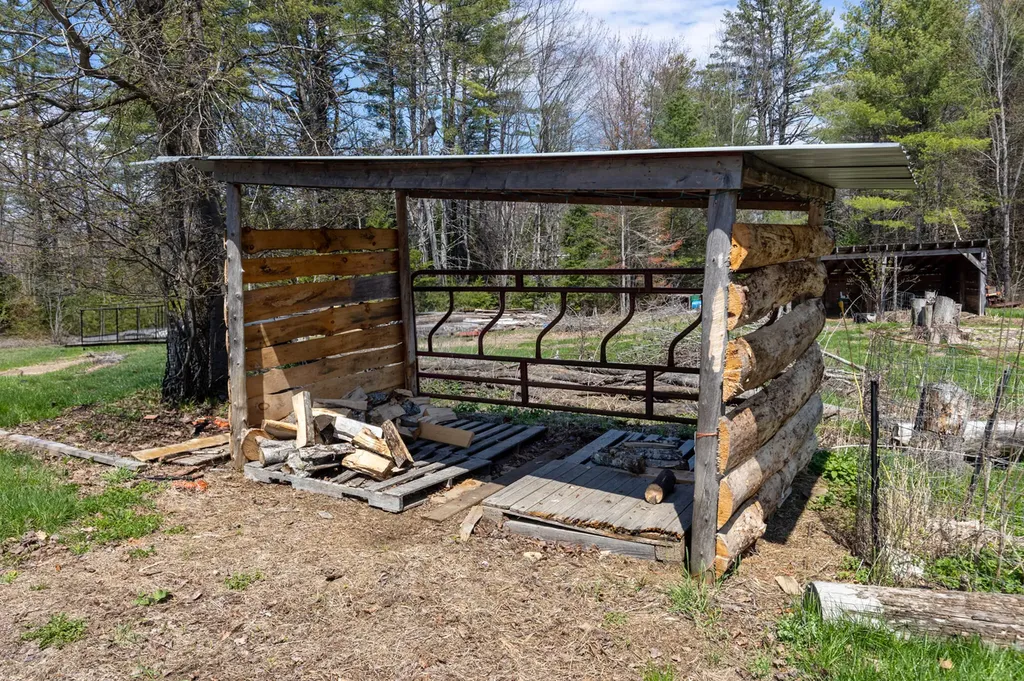 1184 Cardville Road Greenbush ME 04418