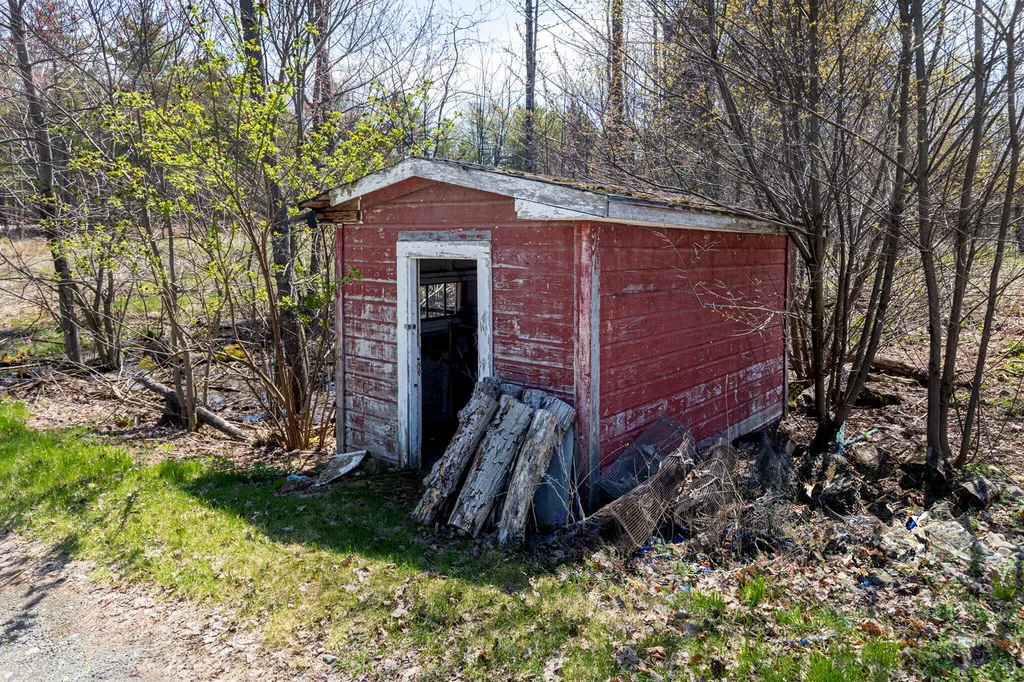 1184 Cardville Road Greenbush ME 04418