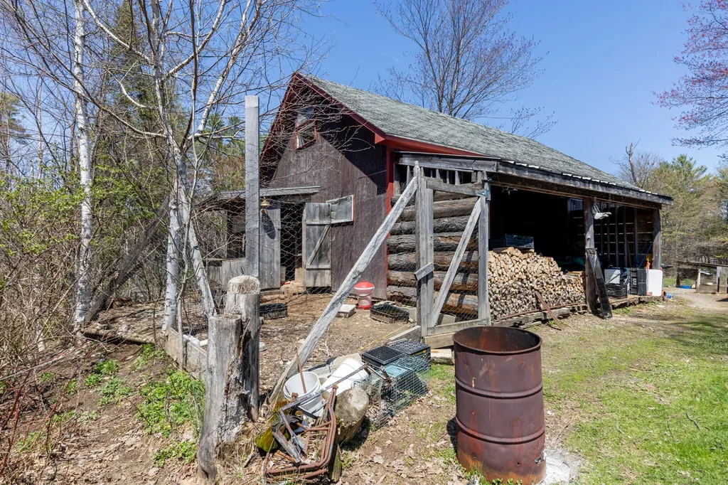 1184 Cardville Road Greenbush ME 04418