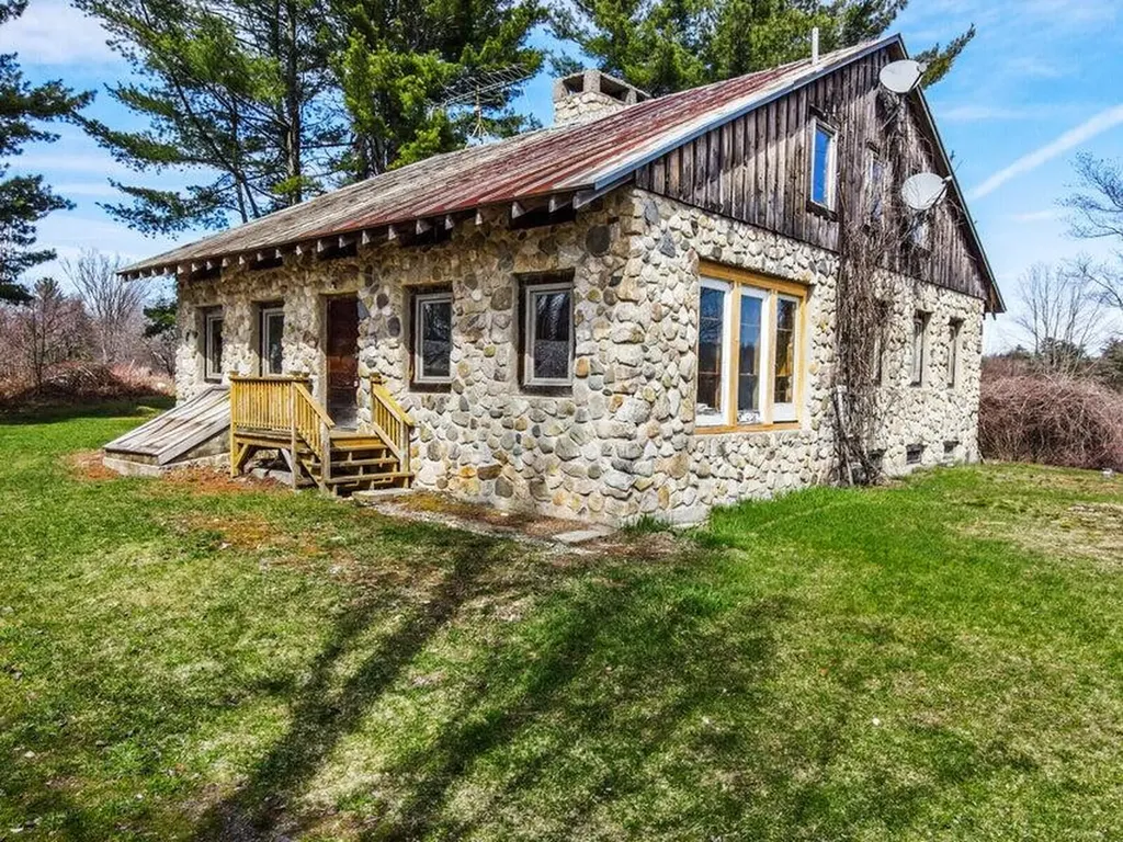 45 Freedom Road Belgrade ME 04917