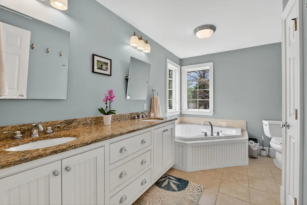 6 Leighton Farm Road Cape Elizabeth ME 04107