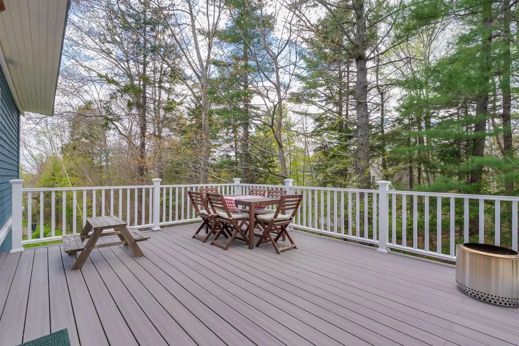 6 Leighton Farm Road Cape Elizabeth ME 04107