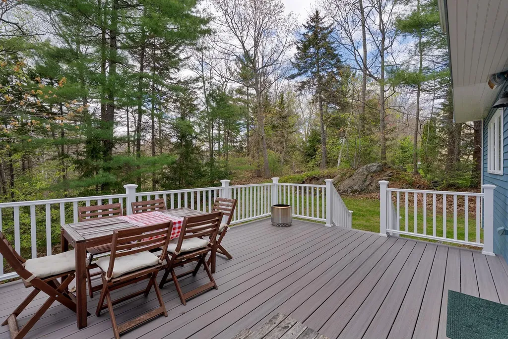 6 Leighton Farm Road Cape Elizabeth ME 04107