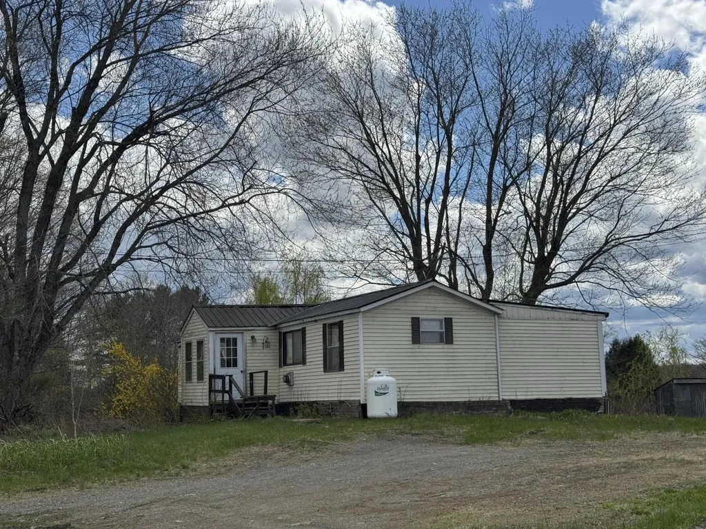 88 Nelson Road Vassalboro ME 04989