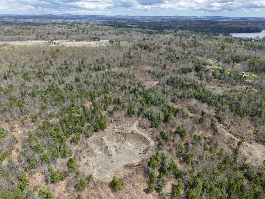 88 Nelson Road Vassalboro ME 04989