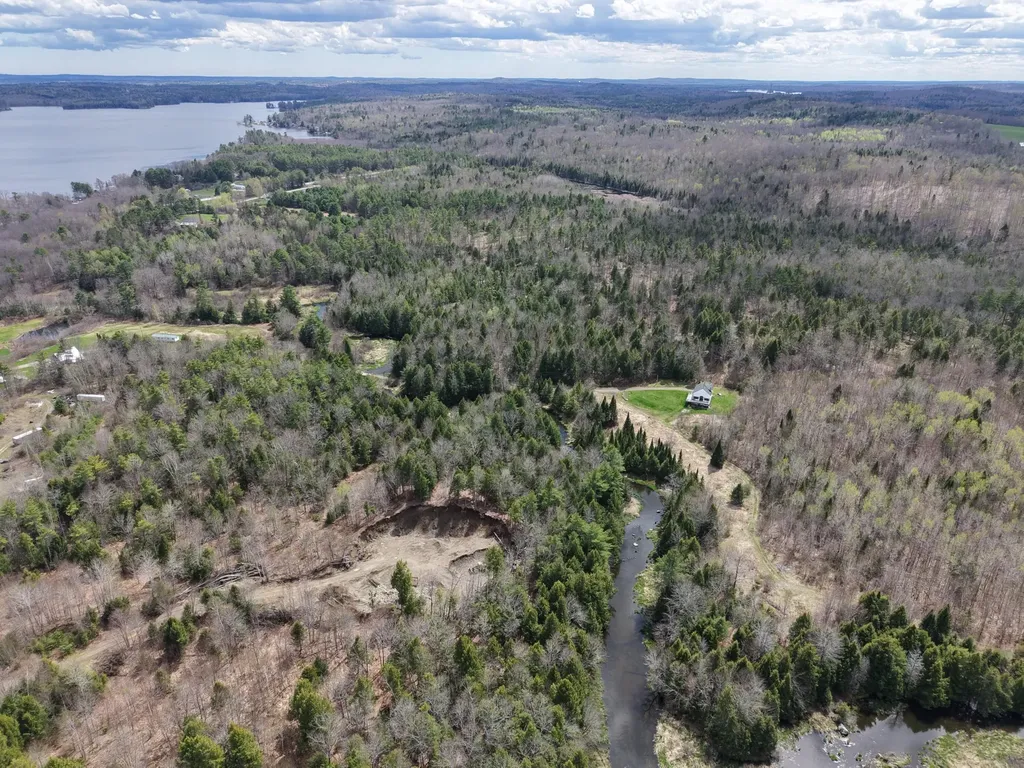 88 Nelson Road Vassalboro ME 04989