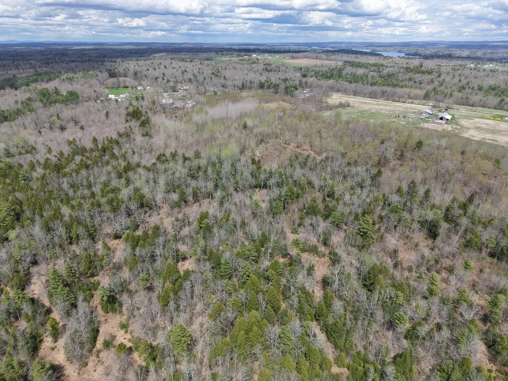 88 Nelson Road Vassalboro ME 04989