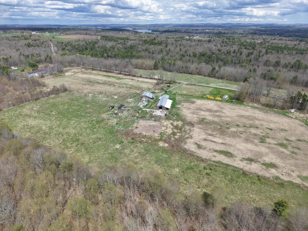 88 Nelson Road Vassalboro ME 04989